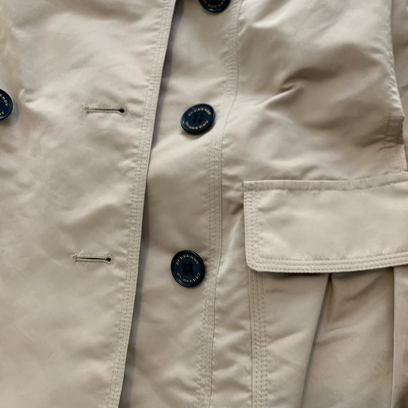 Burberry  Authentic New  Raincoat - Picture 10 of 15